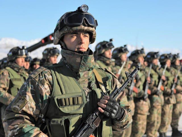 Айрим ёшларга “бир ойлик” ҳарбий хизмат тўлови тўлаб берилади