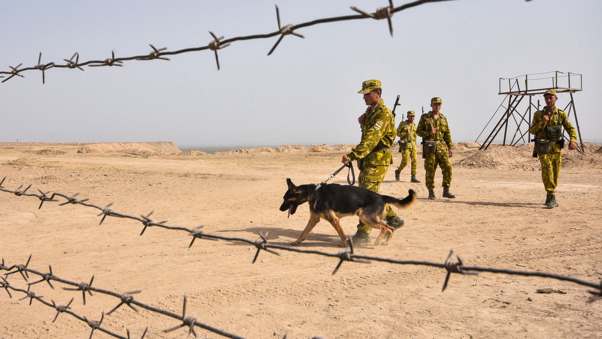 Тожикистон Ўзбекистон билан чегарани очиш масаласини ҳал қилмади