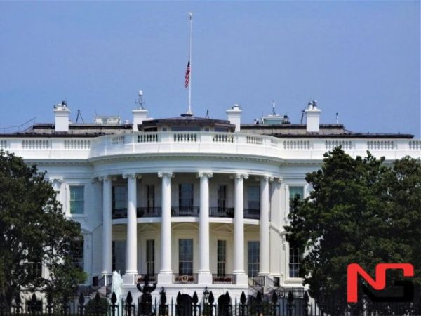 Оқ уйда ўзгариш: Трамп яна бир вазирни ҳайдаб юборди