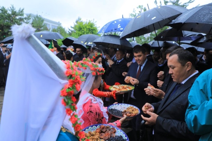 Халқаро гуллар фестивалининг очилиш маросими бўлиб ўтди