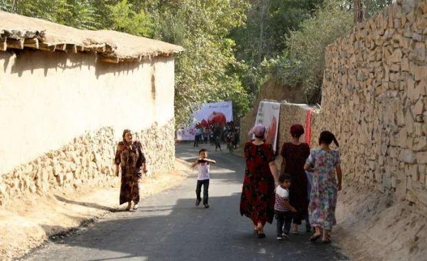 Кам таъминланган оилалар пулини ўзлаштирган ҳоким ўринбосари қўлга олинди.