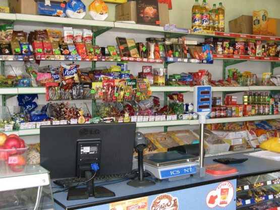 Тошкентда озиқ-овқат дўконини ўмарган наманганлик эркакка жиноий иш қўзғатилди