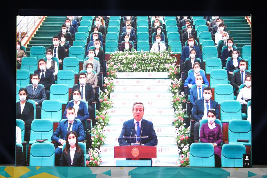 Шуҳрат Абдураҳмонов 10 дақиқада 81 марта «ҳурматли президент»ни ишлатди...