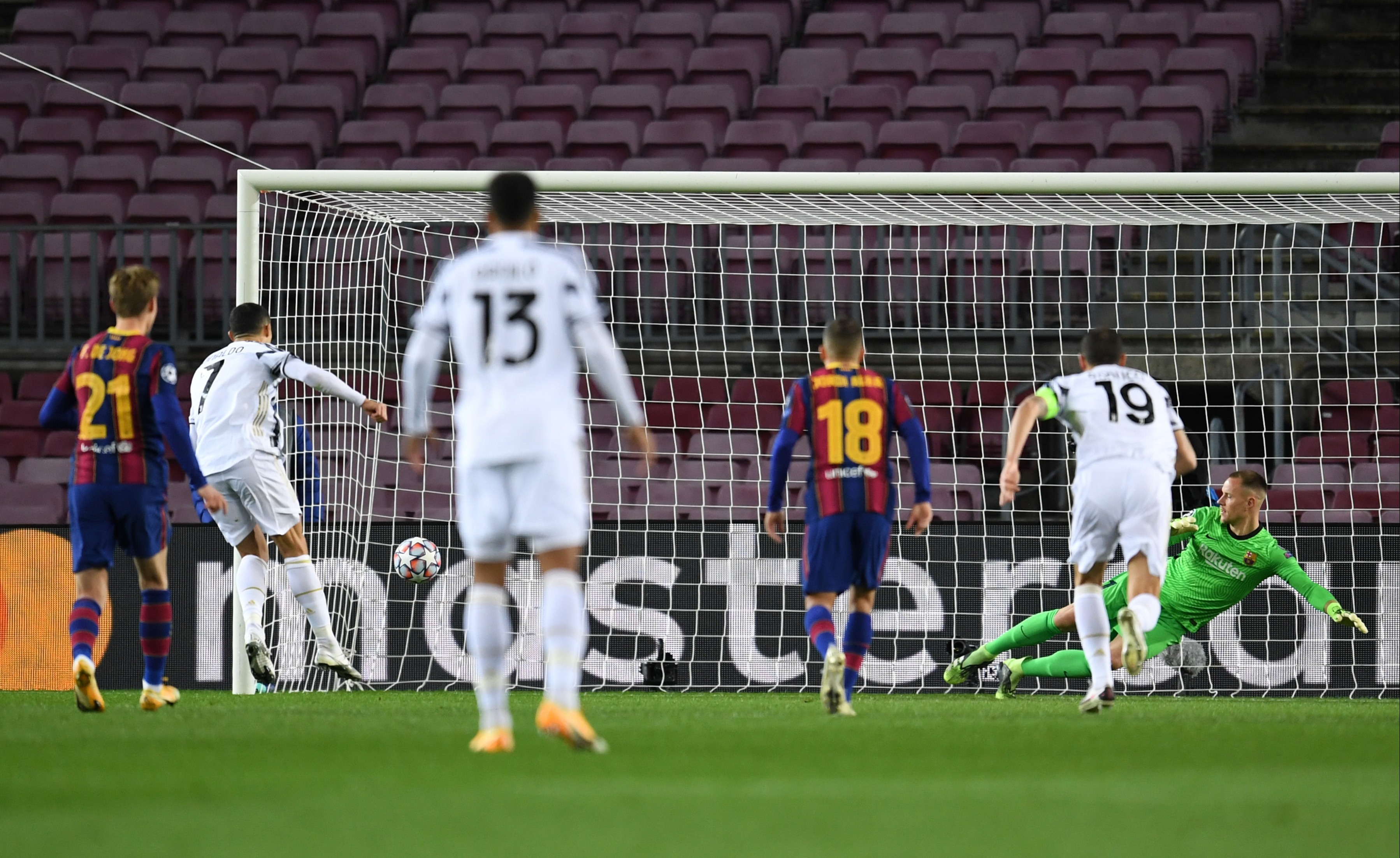 «UEFA» президенти «Реал», «Барселона» ва «Ювентус»ни 2 йилга Еврокубоклардан четлатмоқчи