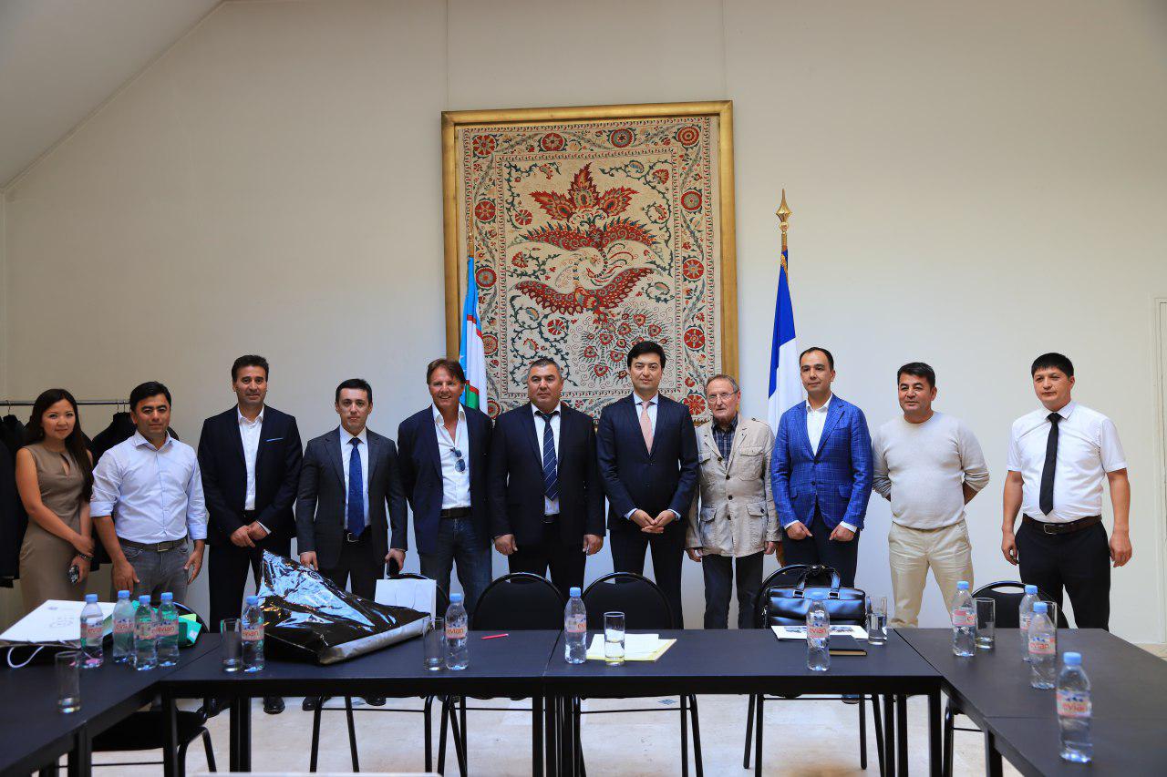 Parijda Namangan viloyati tekstil salohiyatining taqdimoti