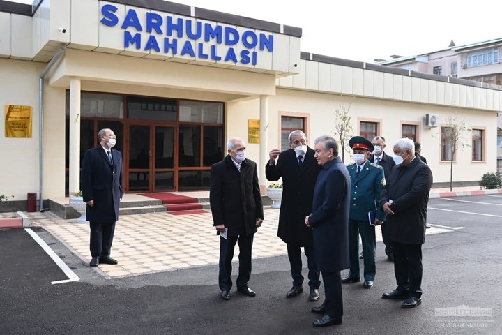 Президент кутилмаганда «тайёрланмаган» маҳаллага борди