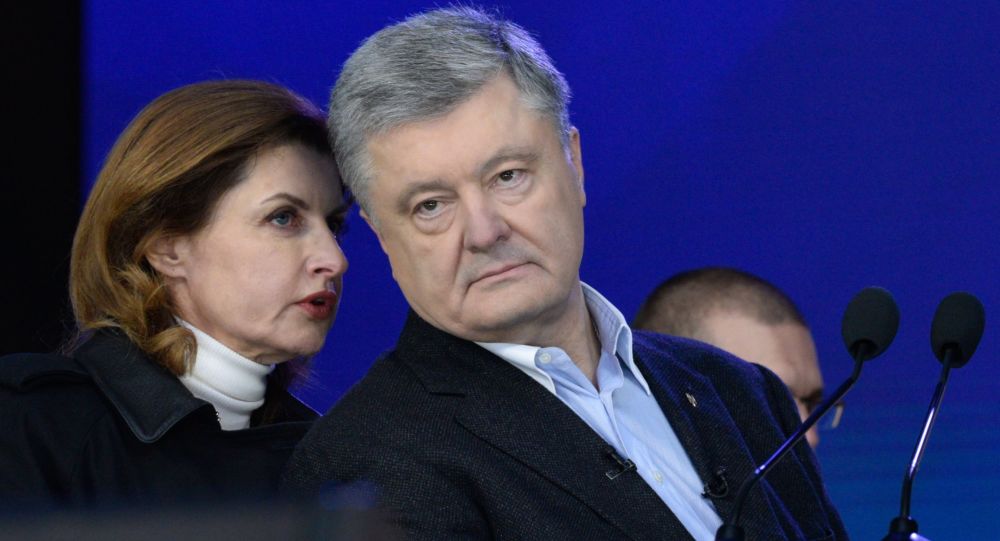 Порошенко оиласи билан Украинани тарк этди