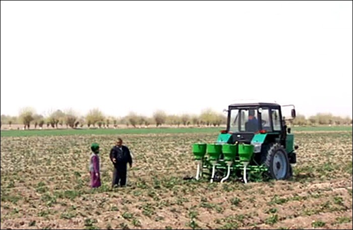 Наманганда 14 000 АҚШ доллари сўраган фермер ушланди