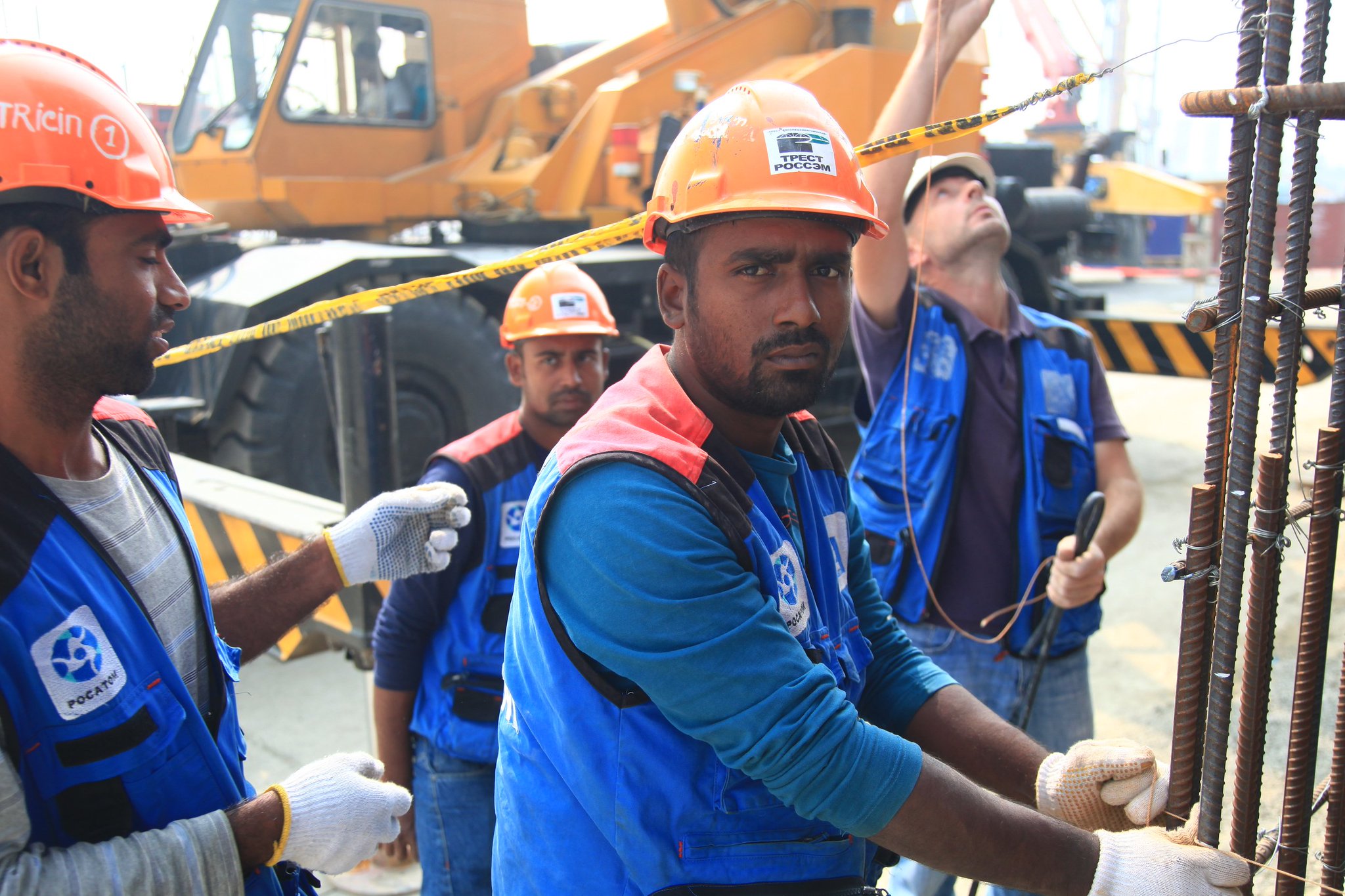 Ўзимизда ишчилар йўқми? Нега Бангладешдан 900 киши Ўзбекистонда ишлашга олиб келинди?