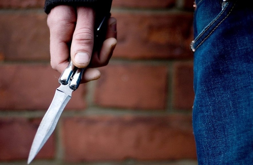 Тошкент туманида эр собиқ хотинини пичоқлади