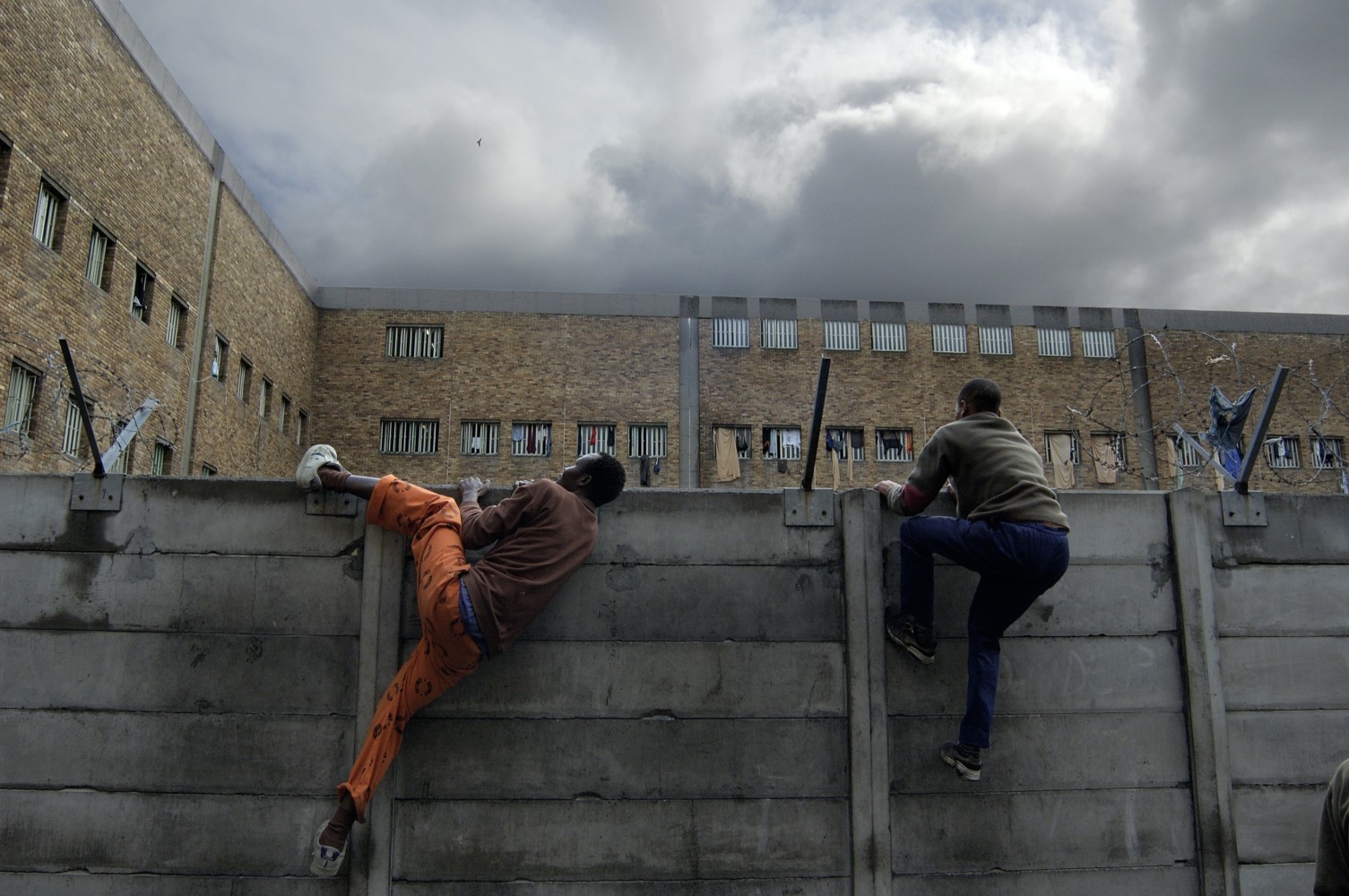 Фарғонада судланувчилар суд биносидан қочиб кетди