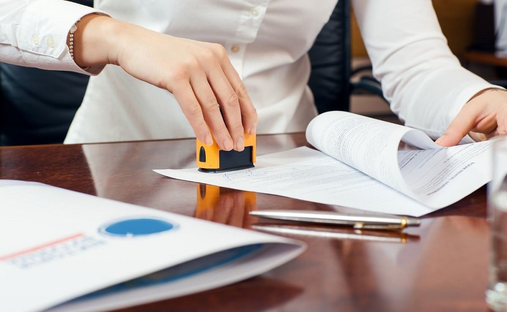 Ўзбекистонда 1 октябрдан машина бошқариш учун яқин қариндошлар ўртасида ишончнома бериш тартиби бекор қилиниши мумкин