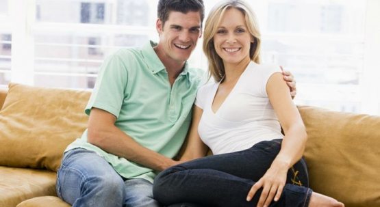 Куёвини катта ёшли аёл билан тутиб олган ўзбек қизи тўйни тўхтатди