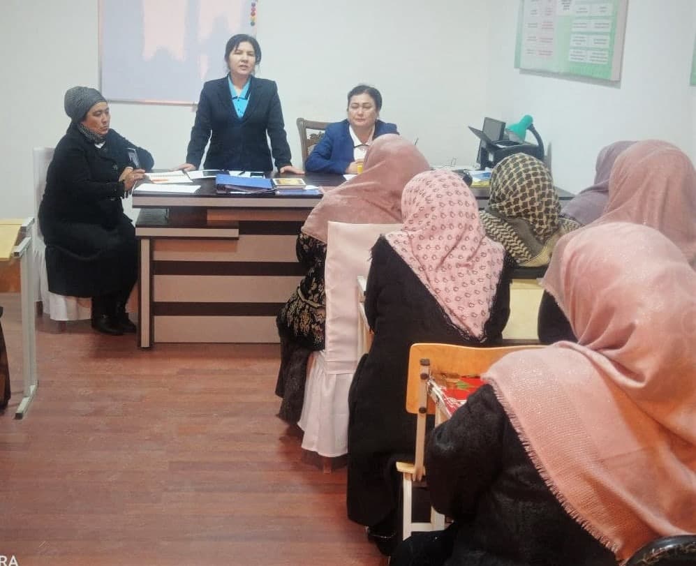 Судьялар оилавий низоларни олдини олиш юзасидан давра суҳбати ўтказишди