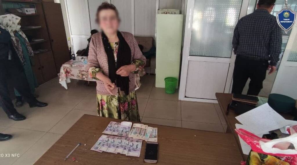 50 ёшли аёл Намангандаги бозорда талончиликка қўл урди