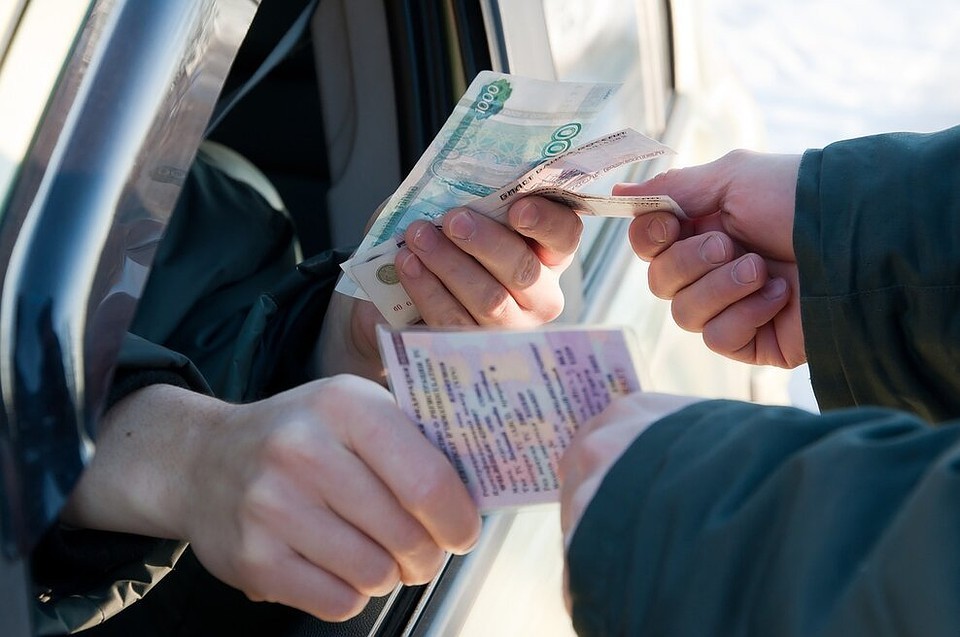 Жиззахда ўқитувчи ЙПХ инспекторига пора таклиф қилди