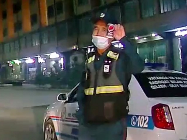 ЙПХ ходими алкотестер ўрнига «стакан»ни кўрсатди