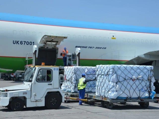 Ўзбекистонга ярим миллиондан ортиқ вакцина олиб келинди