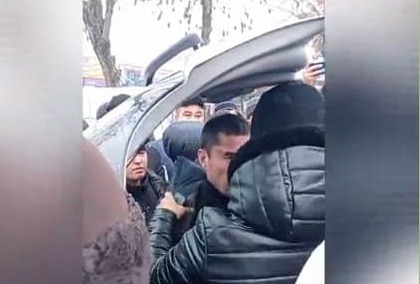 Андижонда қоидабузарликни суратга олган шахснинг “самосуд”и бўйича изоҳ берилди