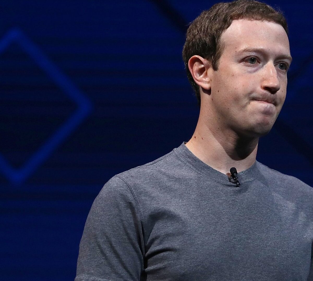 Тарихдаги энг катта кибер ҳужум уюштирилди – Марк Цукерберг «Титаники» «айсберг»га урилди