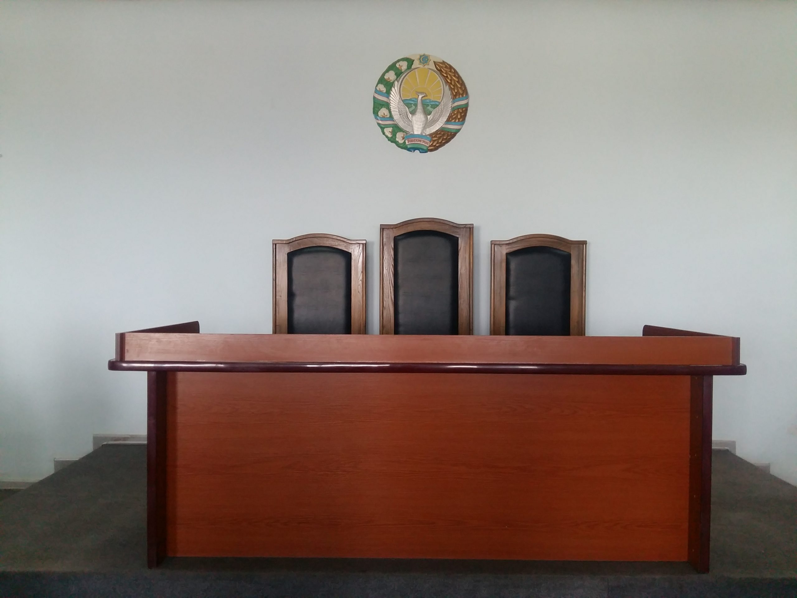 Ангрендан келиб Наманганда ўғрилик қилган 16 ёшли қиз устидан ҳукм ўқилди