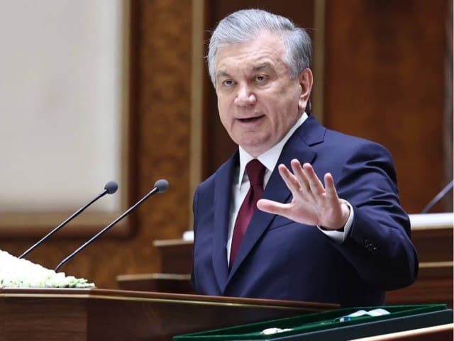 Шавкат Мирзиёев ўқитувчилар маоши қачон 1000 доллар бўлишини айтди