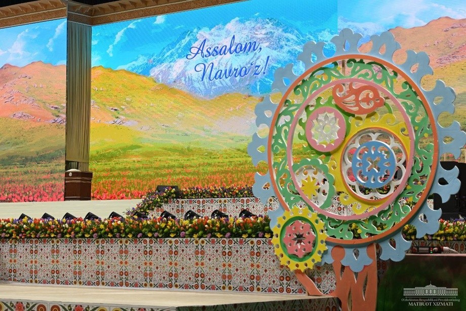 Шавкат Мирзиёев иштирокида Наврўз байрами шодиёнаси бошланди