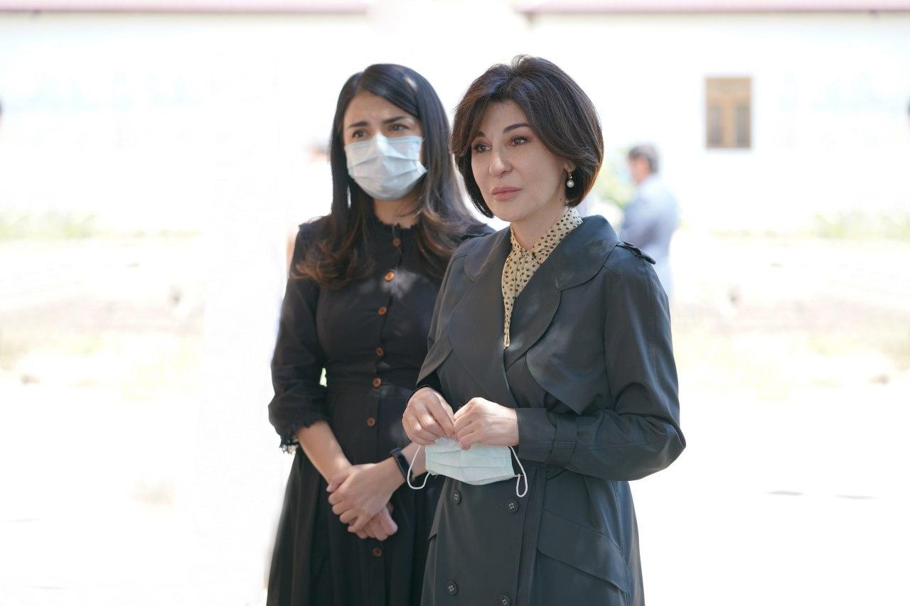 Биринчи хонимнинг кўз ёшлари: Зироат Мирзиёева Сардоба фожиаси жабрдийдаларидан хабар олди