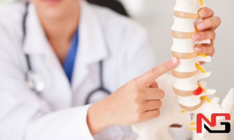 Умуртқалараро диск чурраси: Касалликни операциясиз даволаш мумкинми?