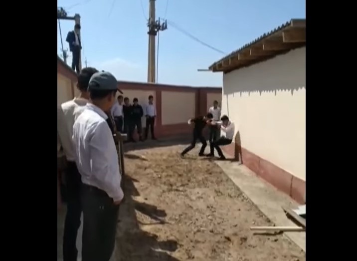 Ўқувчи &laquo;қармоғига&raquo; илинган устоз, ХТБ ва бошқалар (видео)