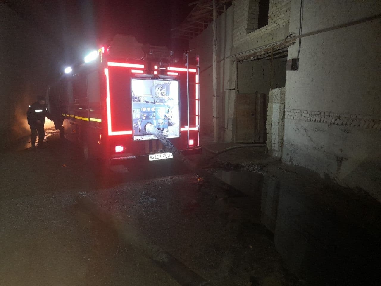 Наманганда бир-бирига қўшни икки уйда ёнғин чиқди