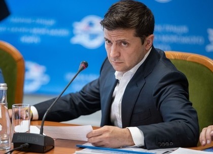 Владимир Зеленский коронавирусга қарши кураш учун бизнесменлардан 500 млн доллар сўради