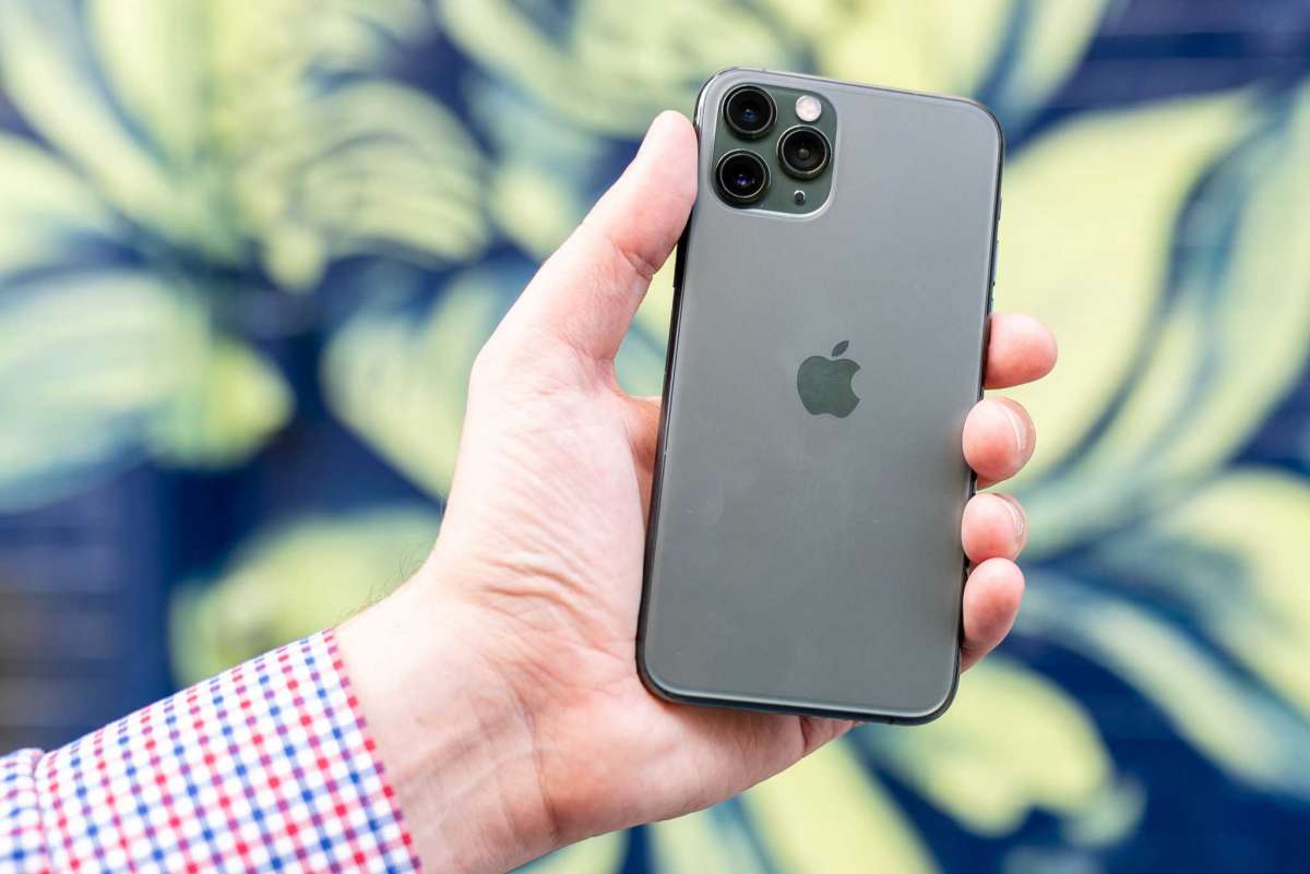 Apple янги iPhone ишлаб чиқаришни йўлга қўяди