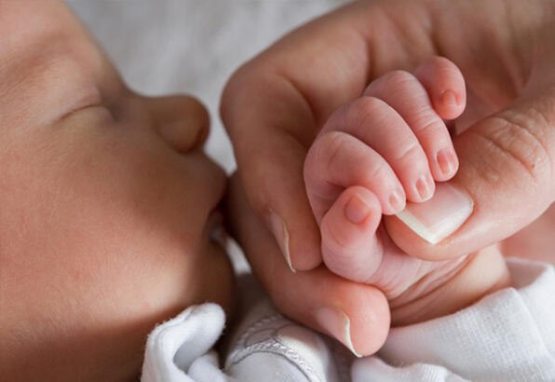 Жиззахда турмушга чиқмаган 22 ёшли аёл эгизак чақалоқларини далага ташлаб кетди