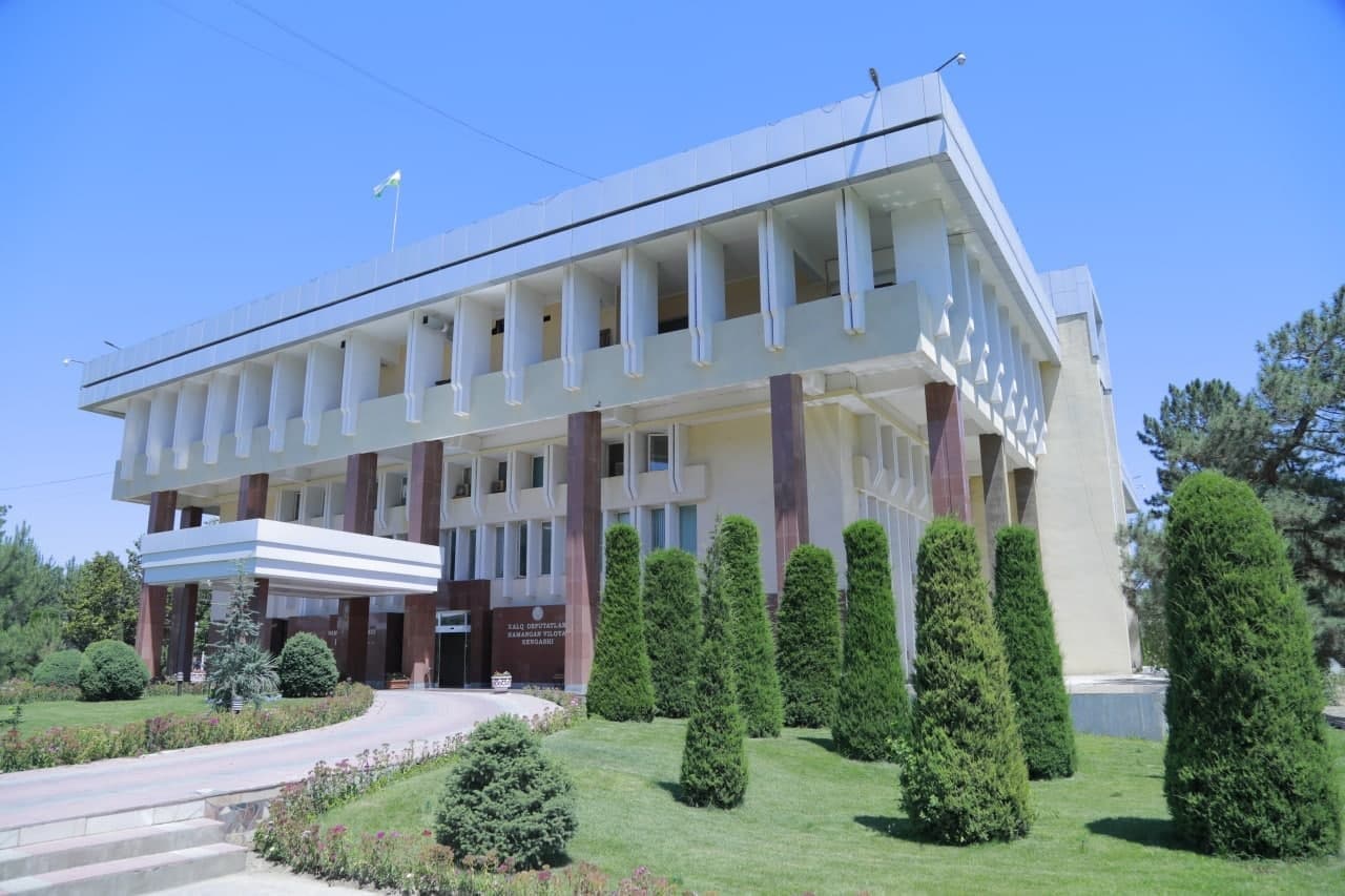 Наманган шаҳар хокимига биринчи ўринбосар тайинланди, Президент иштирокидаги сессия давом этмоқда