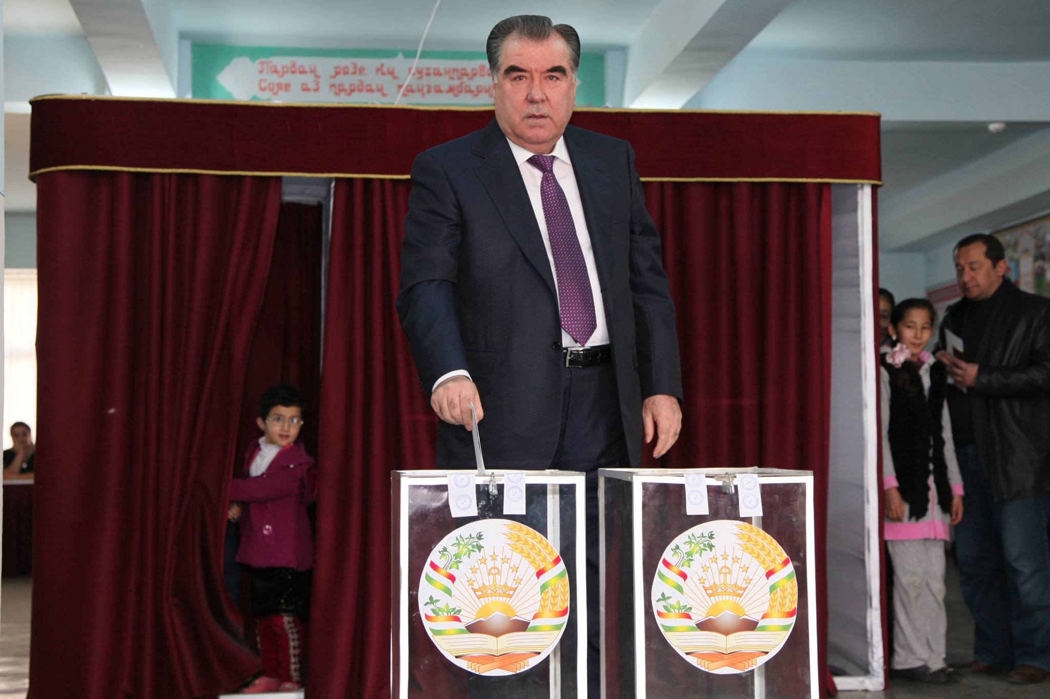 Тожикистонда президентлик сайловлари бошланди