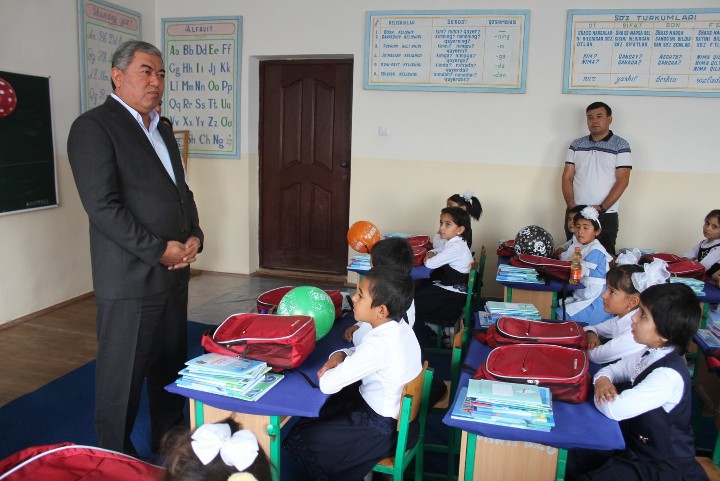 Президент топшириғи кучга кирди. Ҳокимлар мактаб ва институтларда дарс ўтди