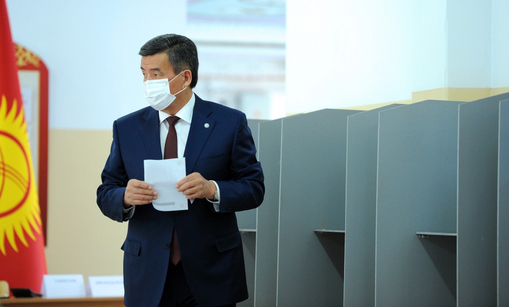 Намойишлар авжида. Сооронбай Жээнбеков қаерда?