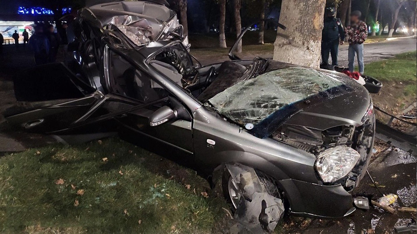 Ҳайдовчининг ухлаб қолиши оқибатида икки йўловчи ҳалок бўлди