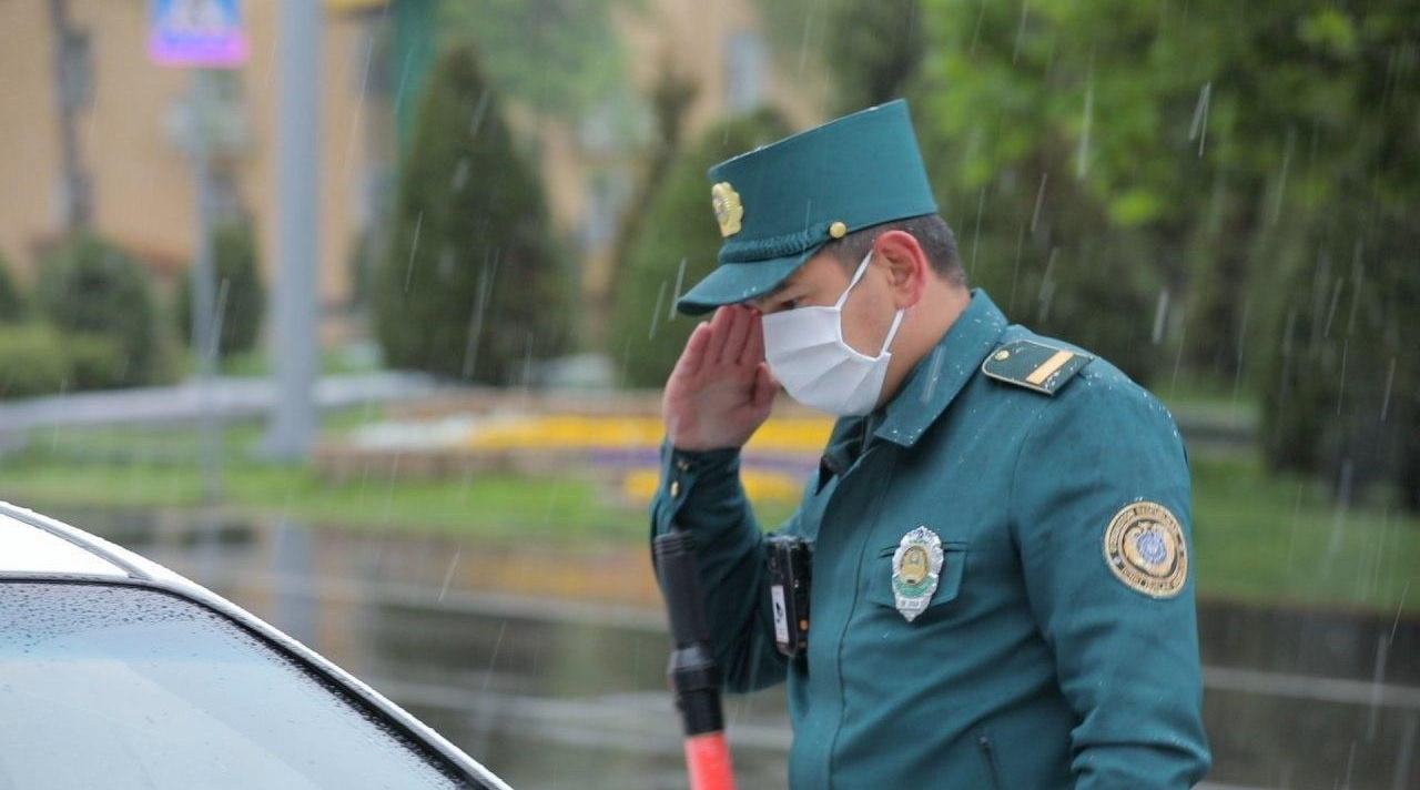 ЙПХ ходимига қаршилик кўрсатиб, “жуфтакни ростлаган” ҳайдовчи 8 суткага қамалди