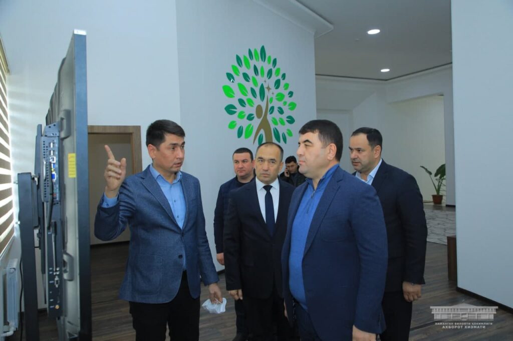 Наманган вилояти ҳокими бир гуруҳ тиббиёт мутахассисларга тўлов сертификатлари топширди