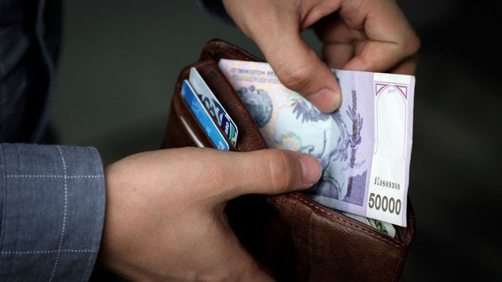 Ходимлар розилигисиз ойликдан ушлаб қолишлар давом этяпти.